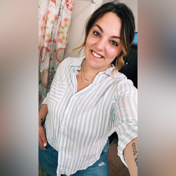 Meet your Posher, Amanda - Picture 3 of 5